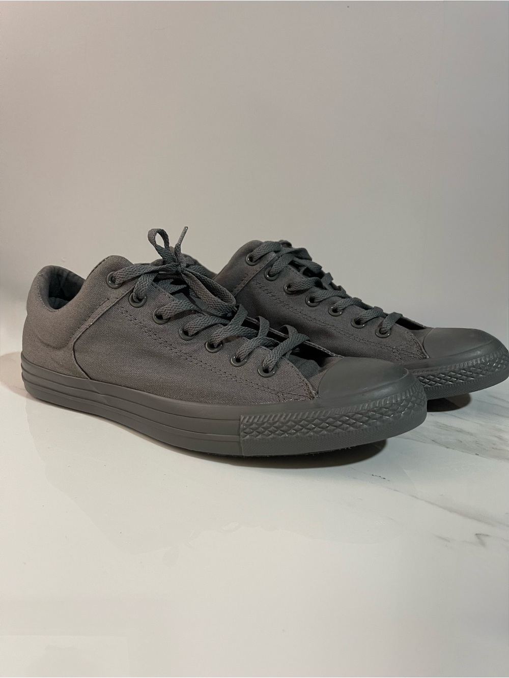 Converse Men's Low-Top Sneakers in Dark Gray